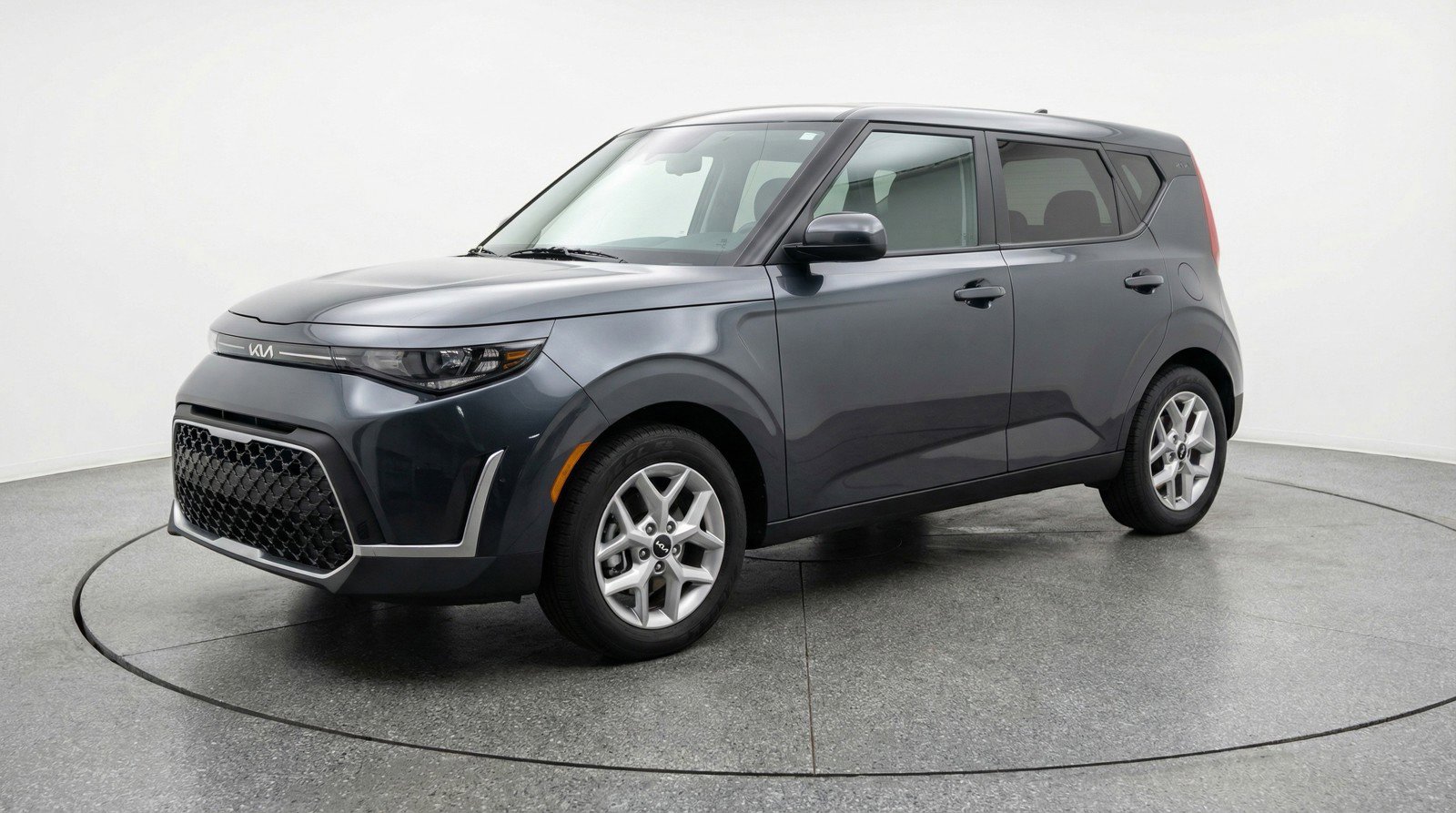 Used 2025 Kia Soul LX w/ LX Technology Package image 3