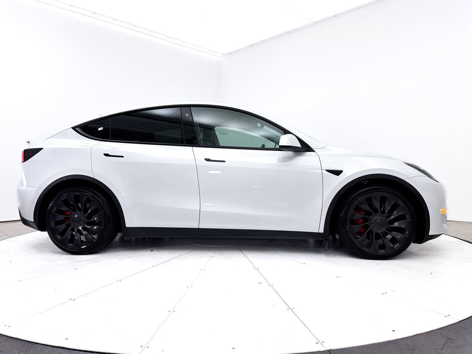 Used 2022 Tesla Model Y Performance AWD/4WD image 40