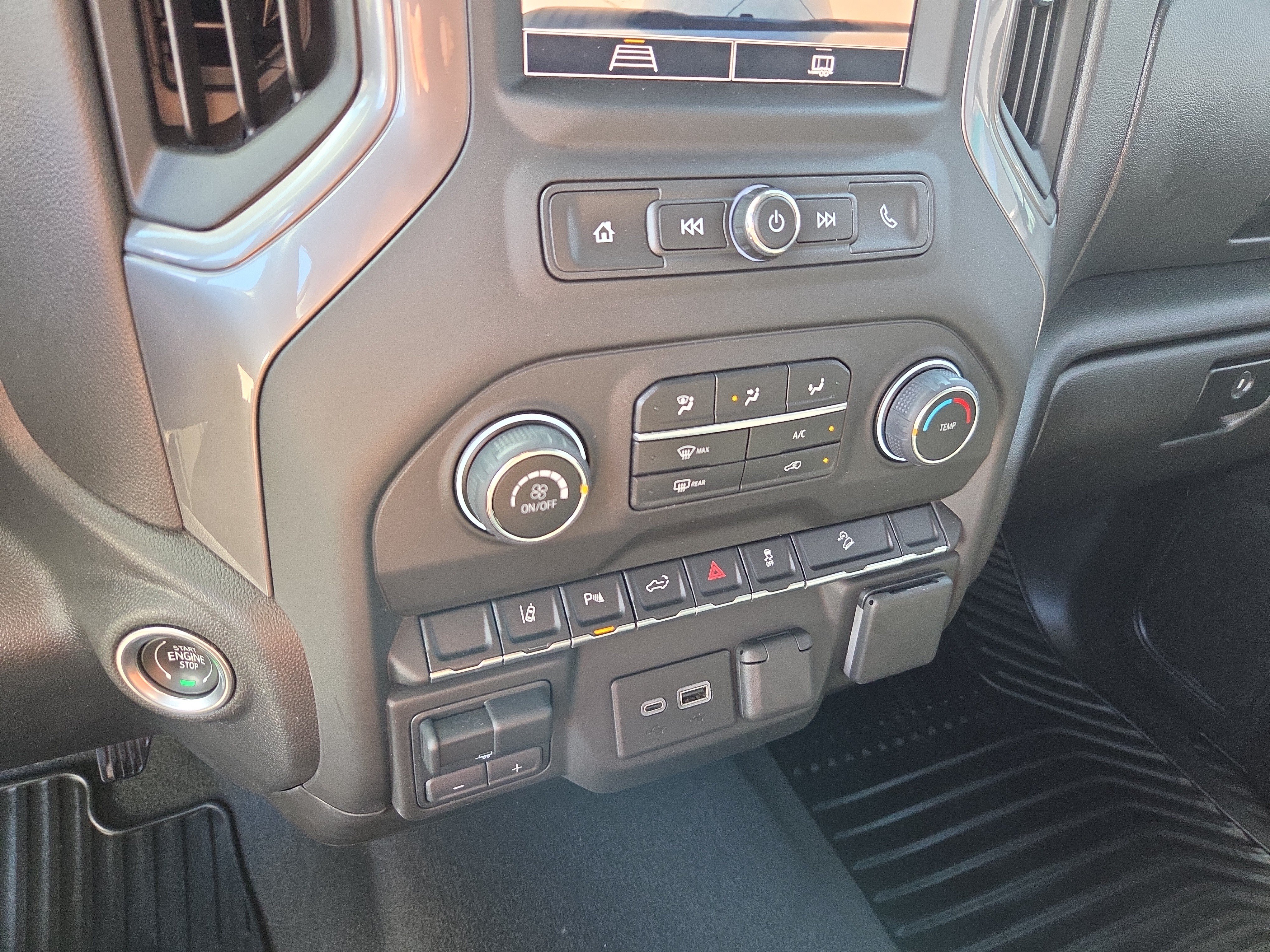 Used 2024 Chevrolet Silverado 2500 Custom w/ Custom Value Package AWD/4WD image 22