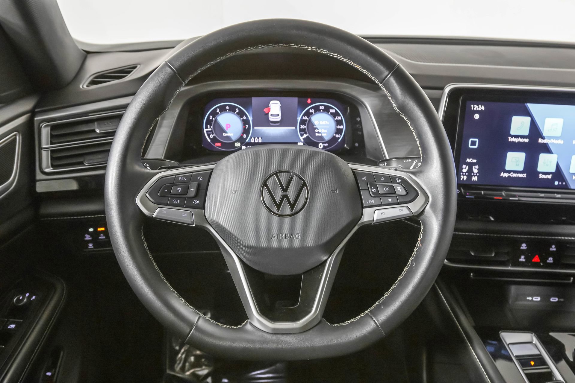 Used 2024 Volkswagen Atlas Cross Sport SE image 24