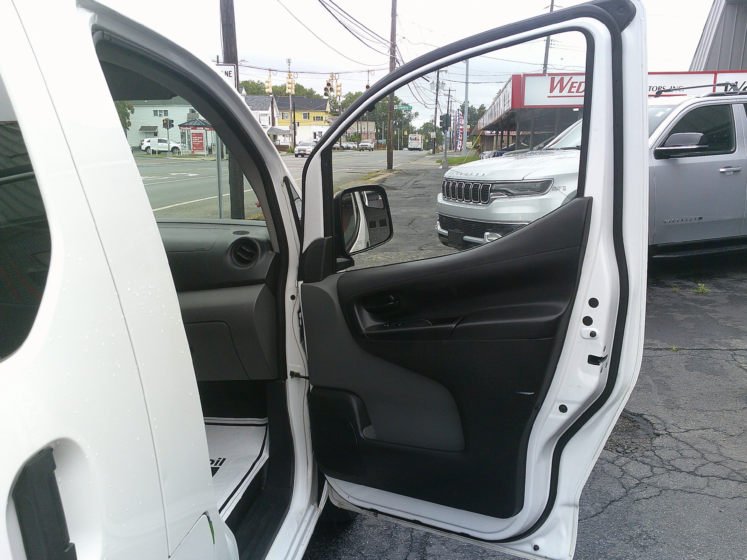 Used 2020 Nissan NV200 S w/ Sliding Glass Door Package FWD image 19
