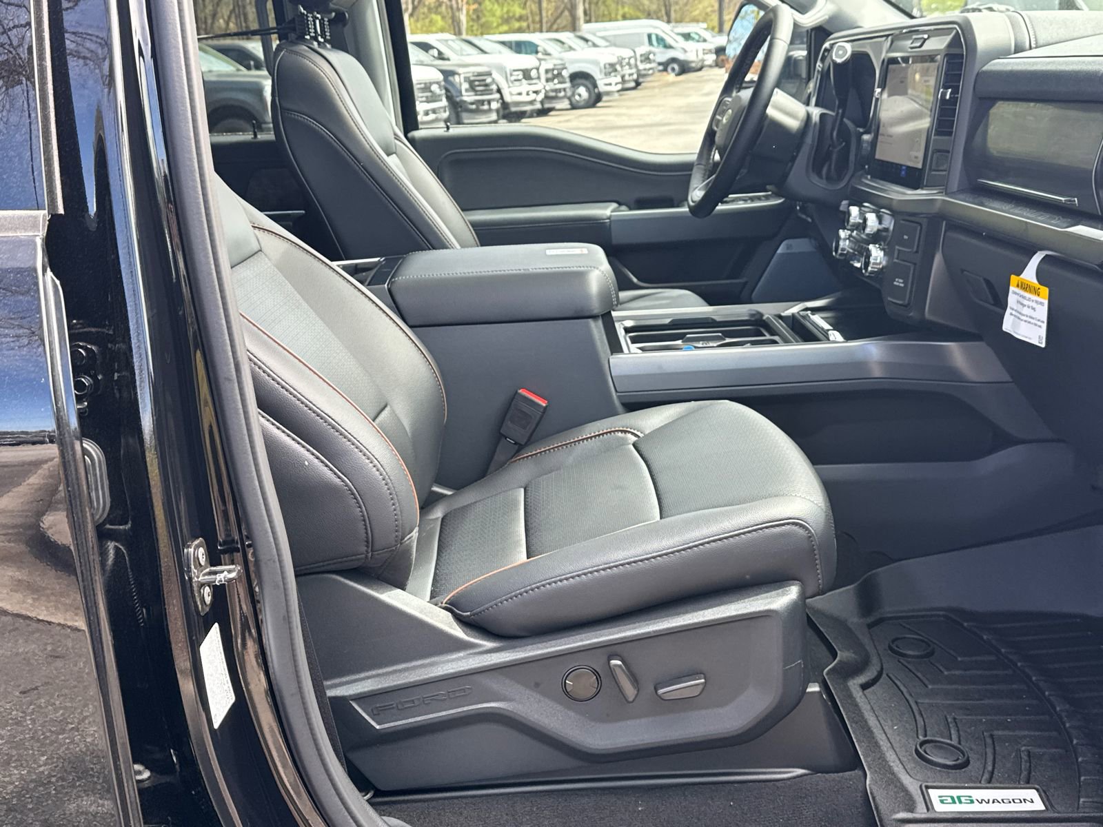 New 2026 Ford F250 Lariat w/ Black Appearance Package image 14