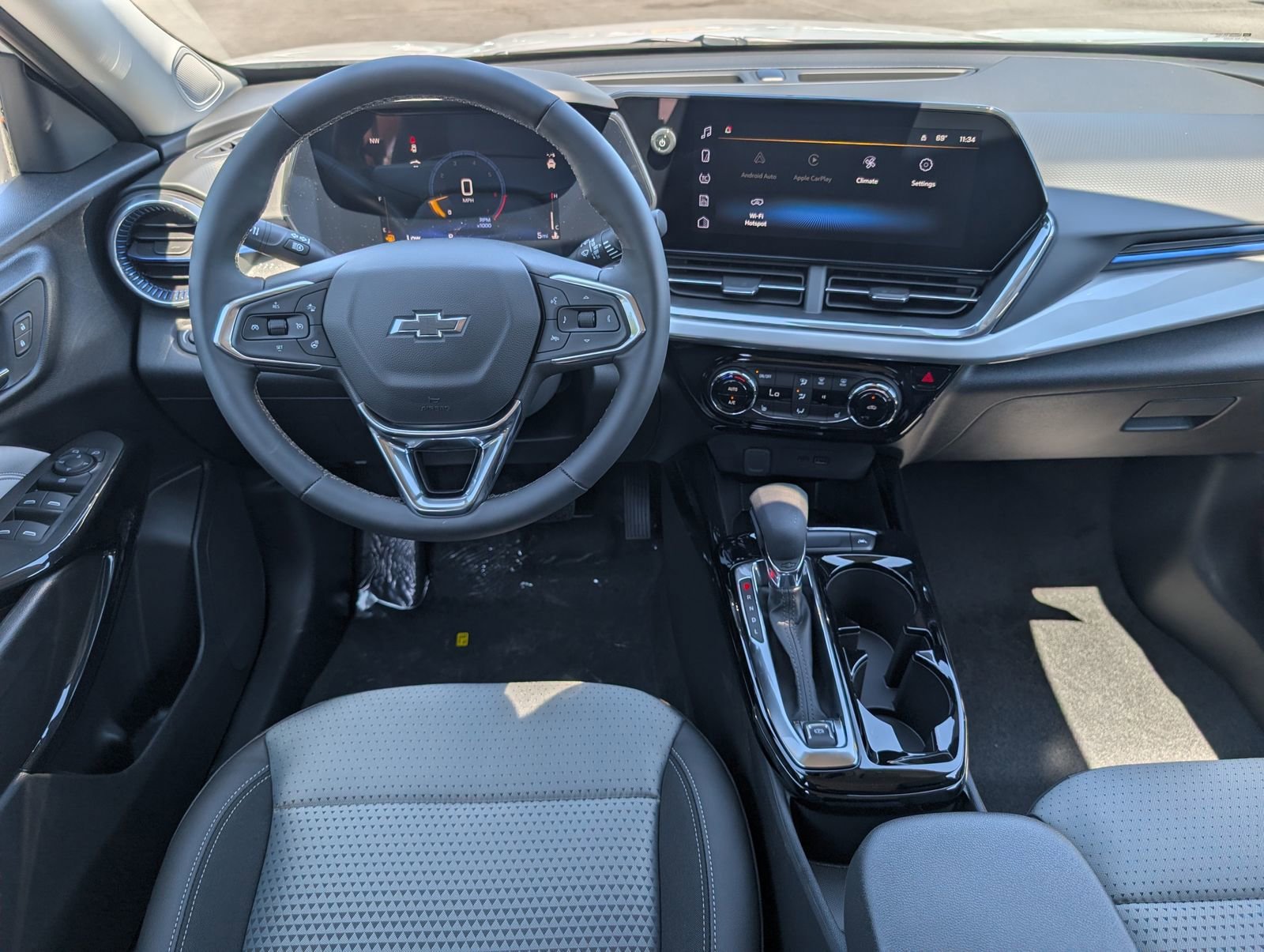 New 2026 Chevrolet Trax LT w/ Driver Confidence Package FWD image 9