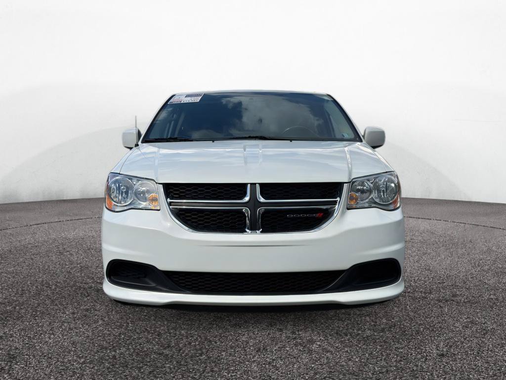Used 2016 Dodge Grand Caravan SXT w/ Rear Park Assist Package FWD image 2