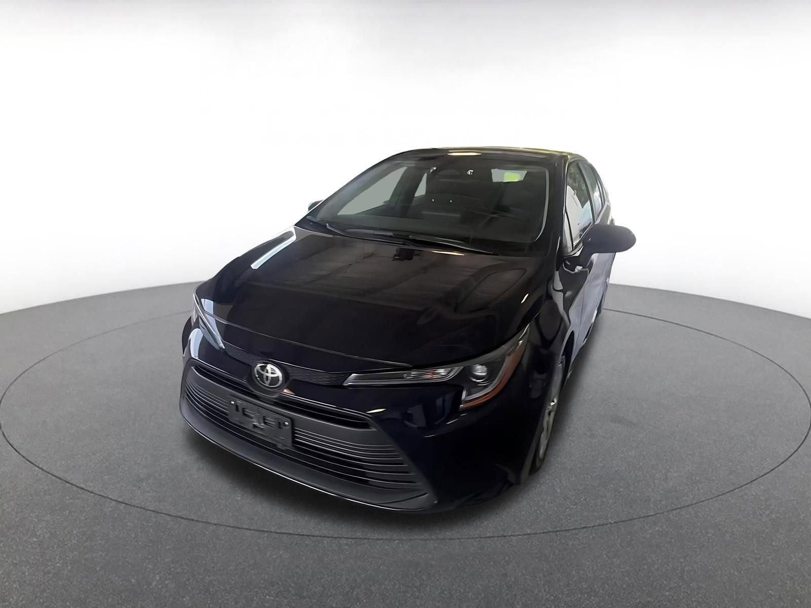 Used 2025 Toyota Corolla LE FWD image 6