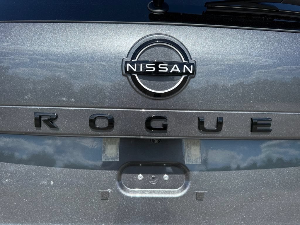 New 2026 Nissan Rogue Dark Armor AWD/4WD image 17