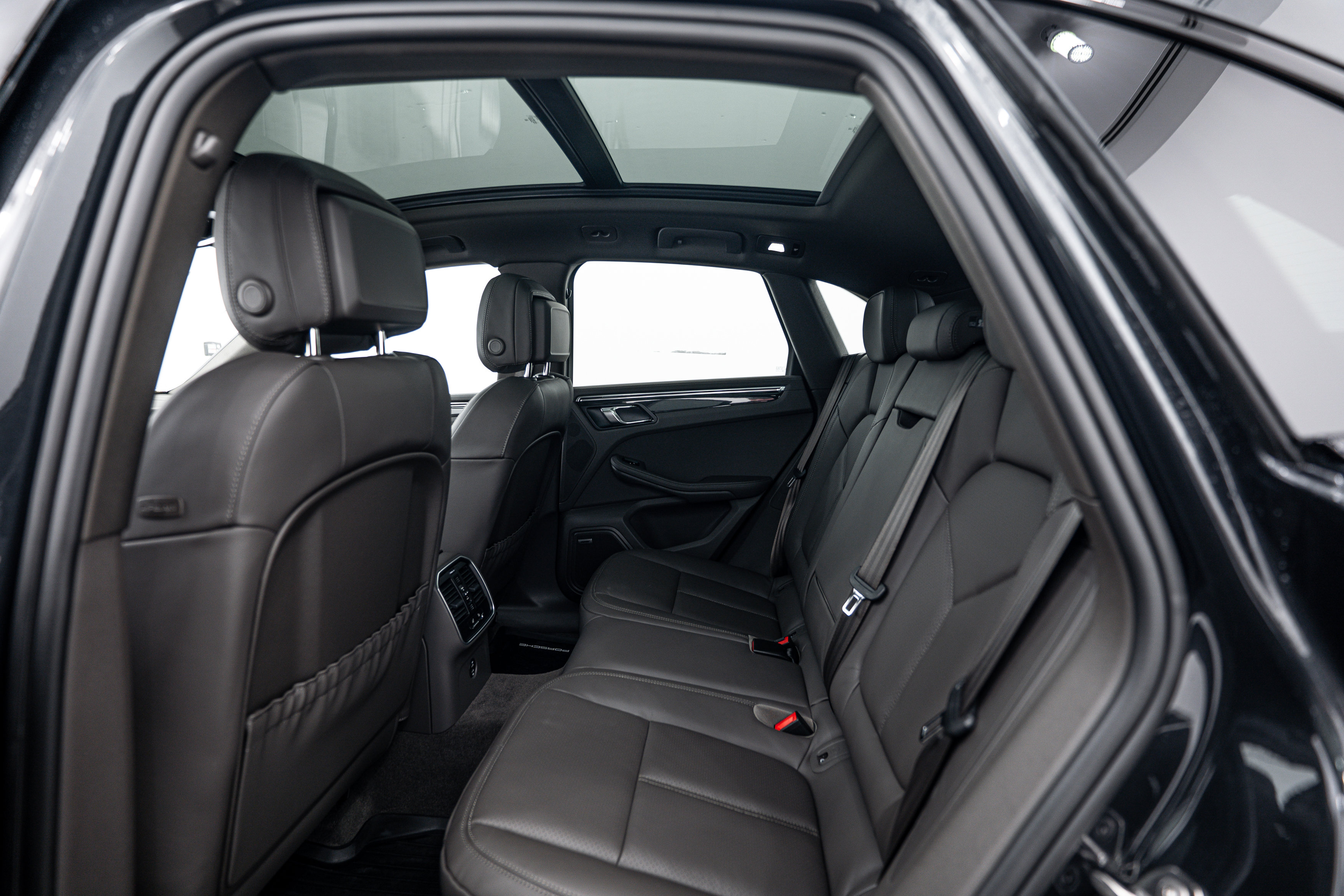 New 2026 Porsche Macan S AWD/4WD image 25