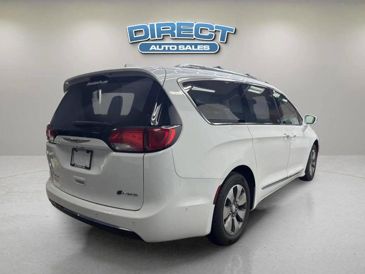 Used 2018 Chrysler Pacifica Limited w/ Advanced Safetytec Group FWD image 6