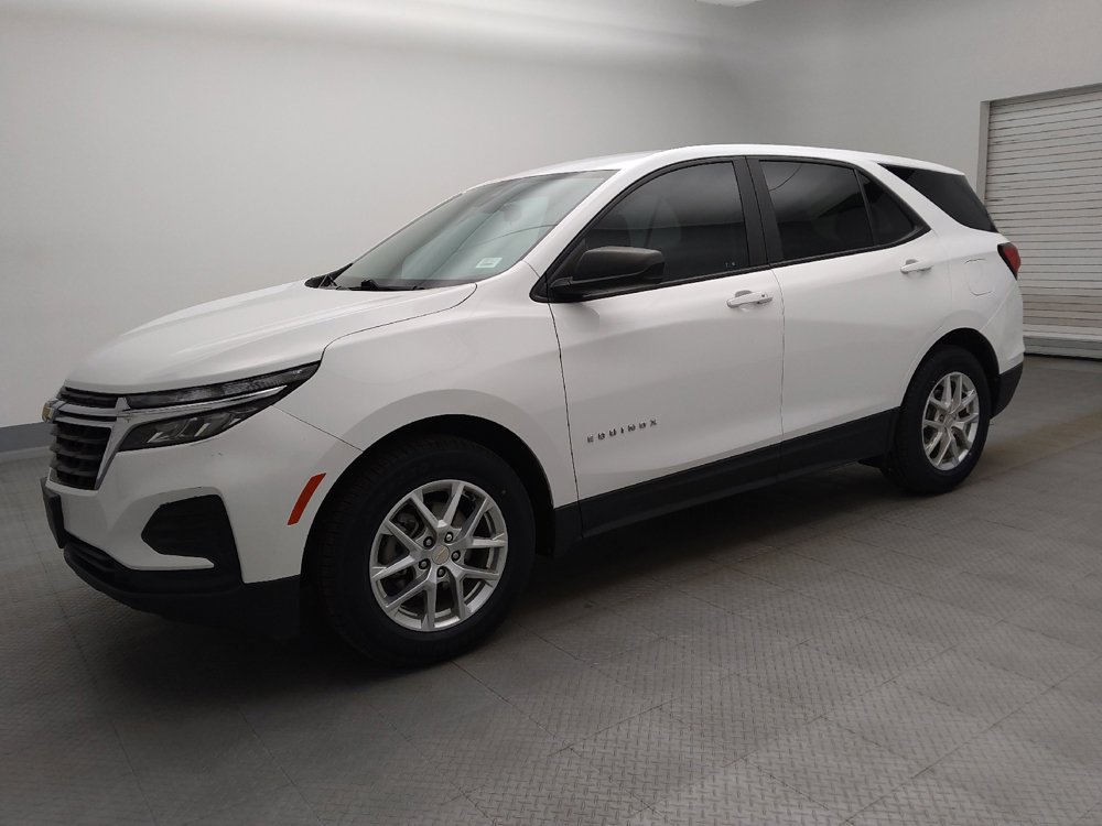 Used 2022 Chevrolet Equinox LS w/ LS Convenience Package FWD image 2