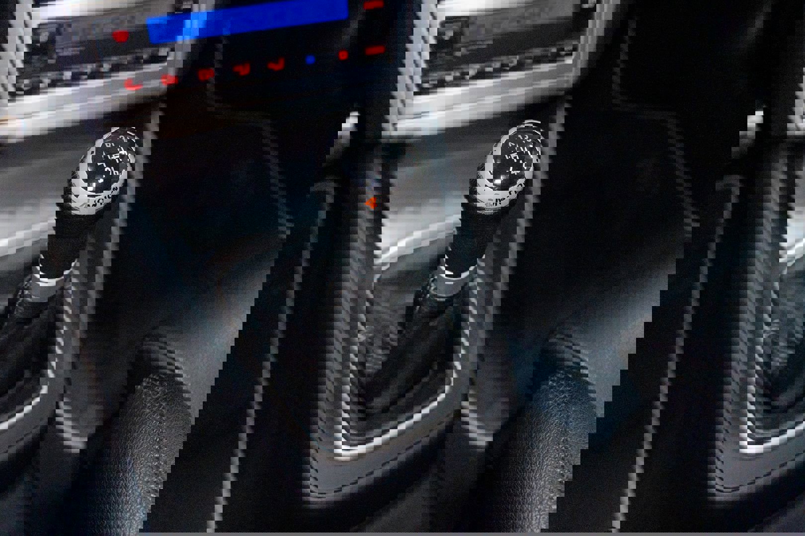 Used 2004 Volkswagen R32 image 44