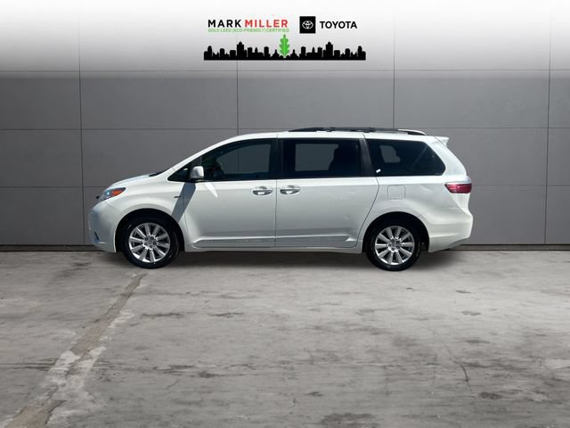 Used 2017 Toyota Sienna XLE w/ XLE Navigation Package AWD/4WD image 2