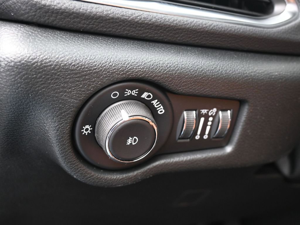 New 2026 Chrysler Pacifica Pinnacle image 15