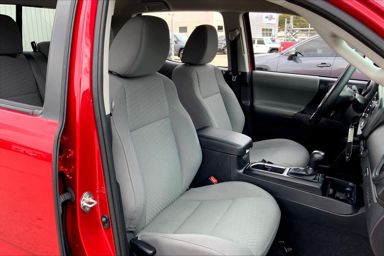 Used 2020 Toyota Tacoma SR w/ SR Convenience Package RWD image 9