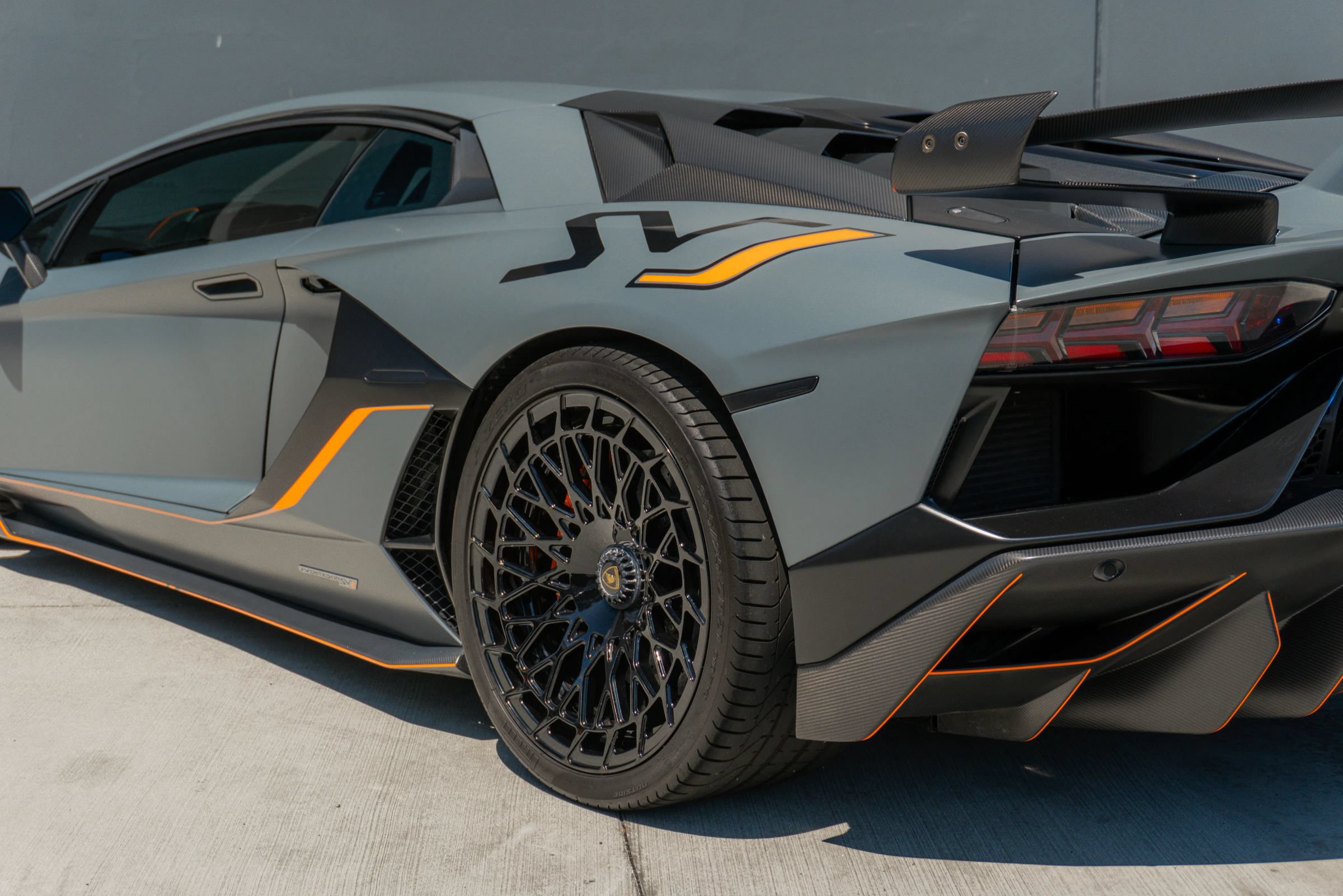 Used 2019 Lamborghini Aventador SVJ AWD/4WD image 50