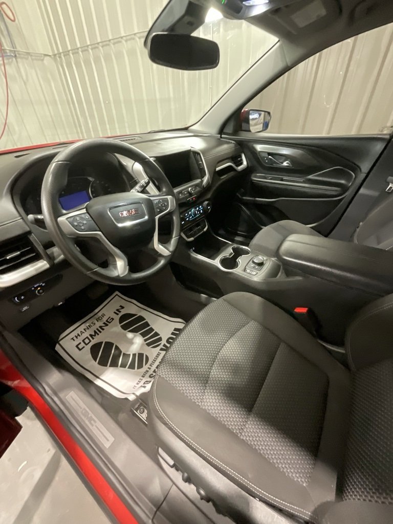 Used 2023 GMC Terrain SLE w/ Driver Convenience Package image 9