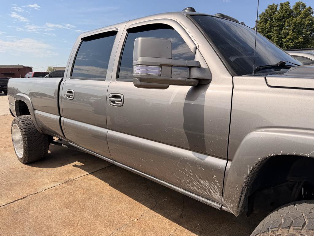 Used 2006 Chevrolet Silverado 3500 LT w/ Heavy-Duty Power Package AWD/4WD image 8