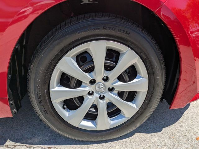 Used 2020 Toyota Corolla LE FWD image 12
