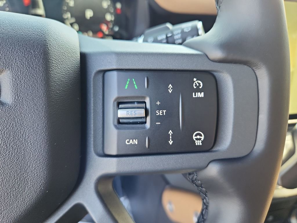 New 2026 Land Rover Defender 130 X-Dynamic SE image 18