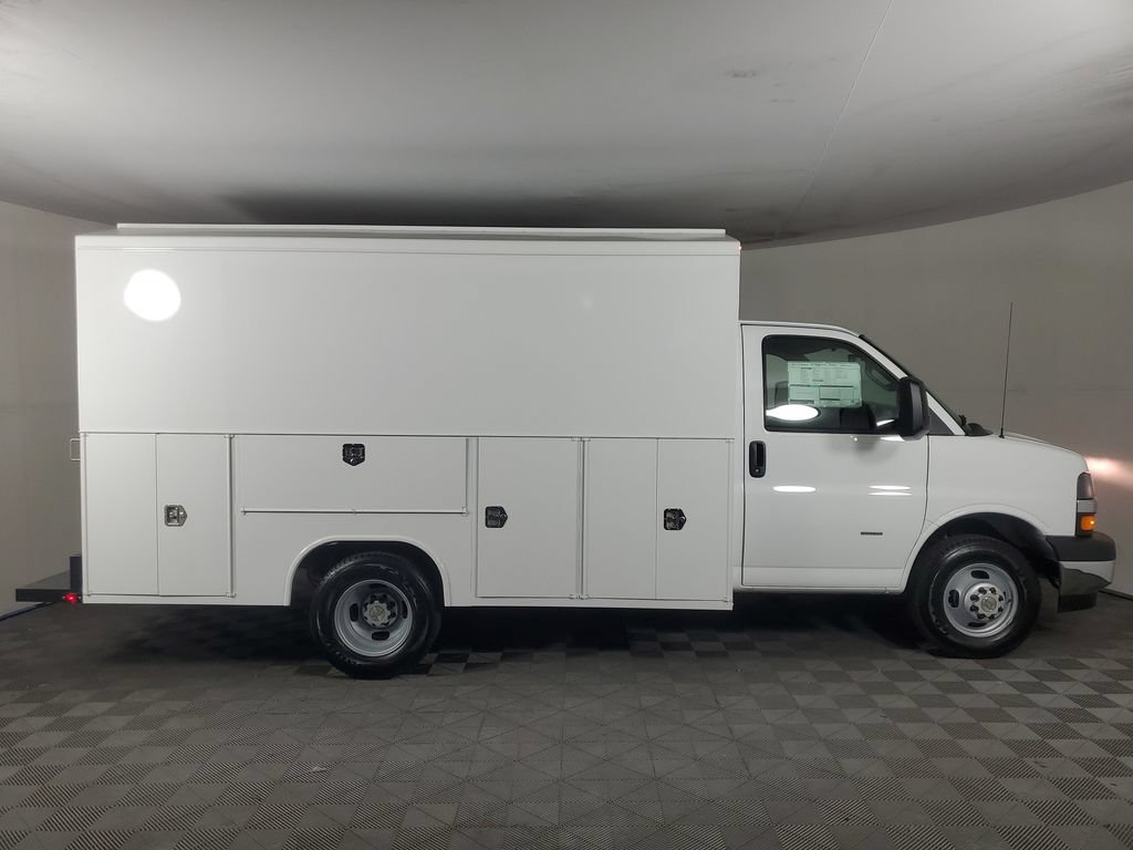 New 2026 Chevrolet Express 3500 w/ Power Convenience Package RWD image 2