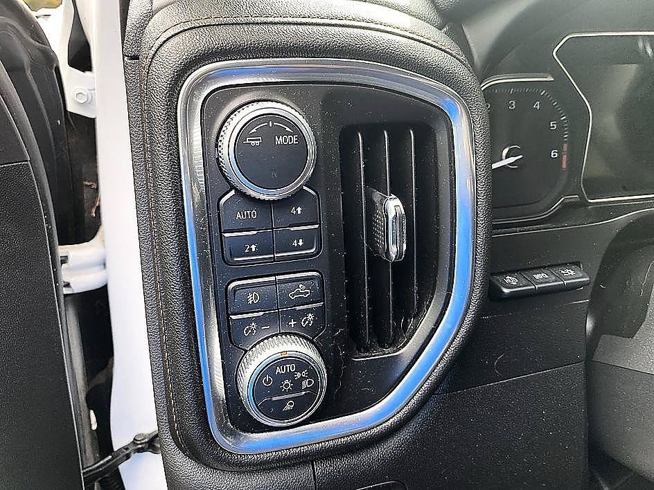 Used 2020 GMC Sierra 1500 AT4 w/ AT4 Premium Package AWD/4WD image 8