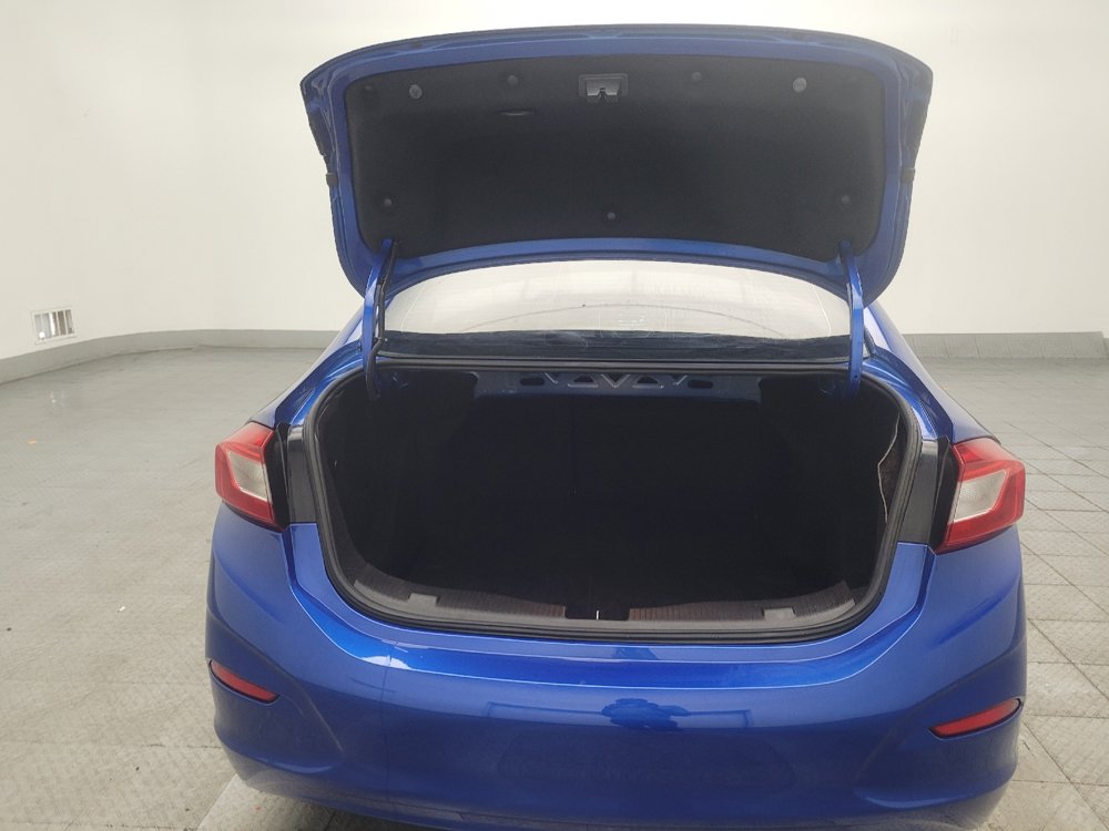 Used 2018 Chevrolet Cruze LT w/ Convenience Package FWD image 29