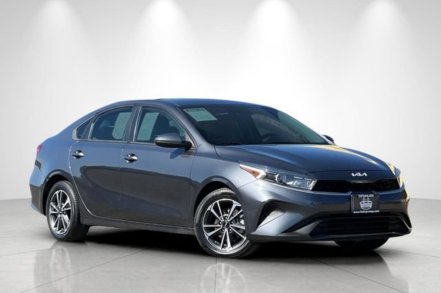 Used 2023 Kia Forte LXS FWD image 2