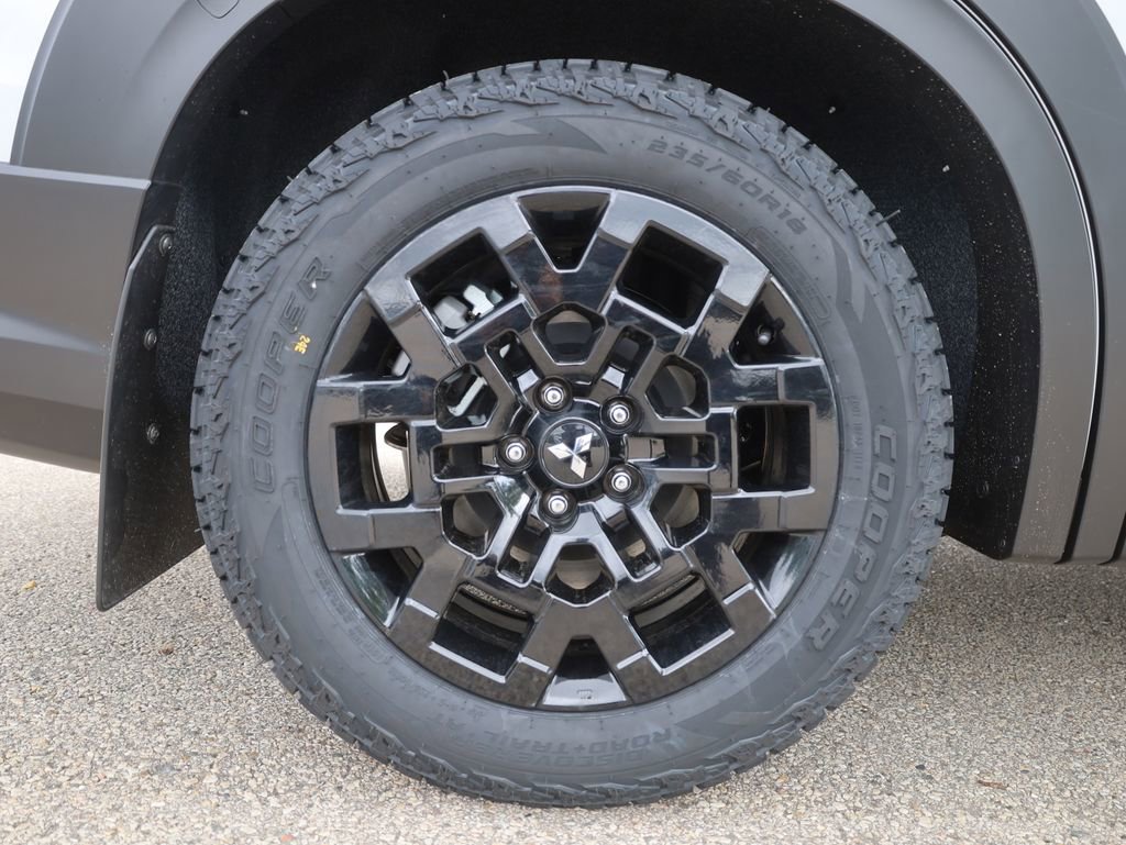 New 2025 Mitsubishi Outlander Trail Edition image 18