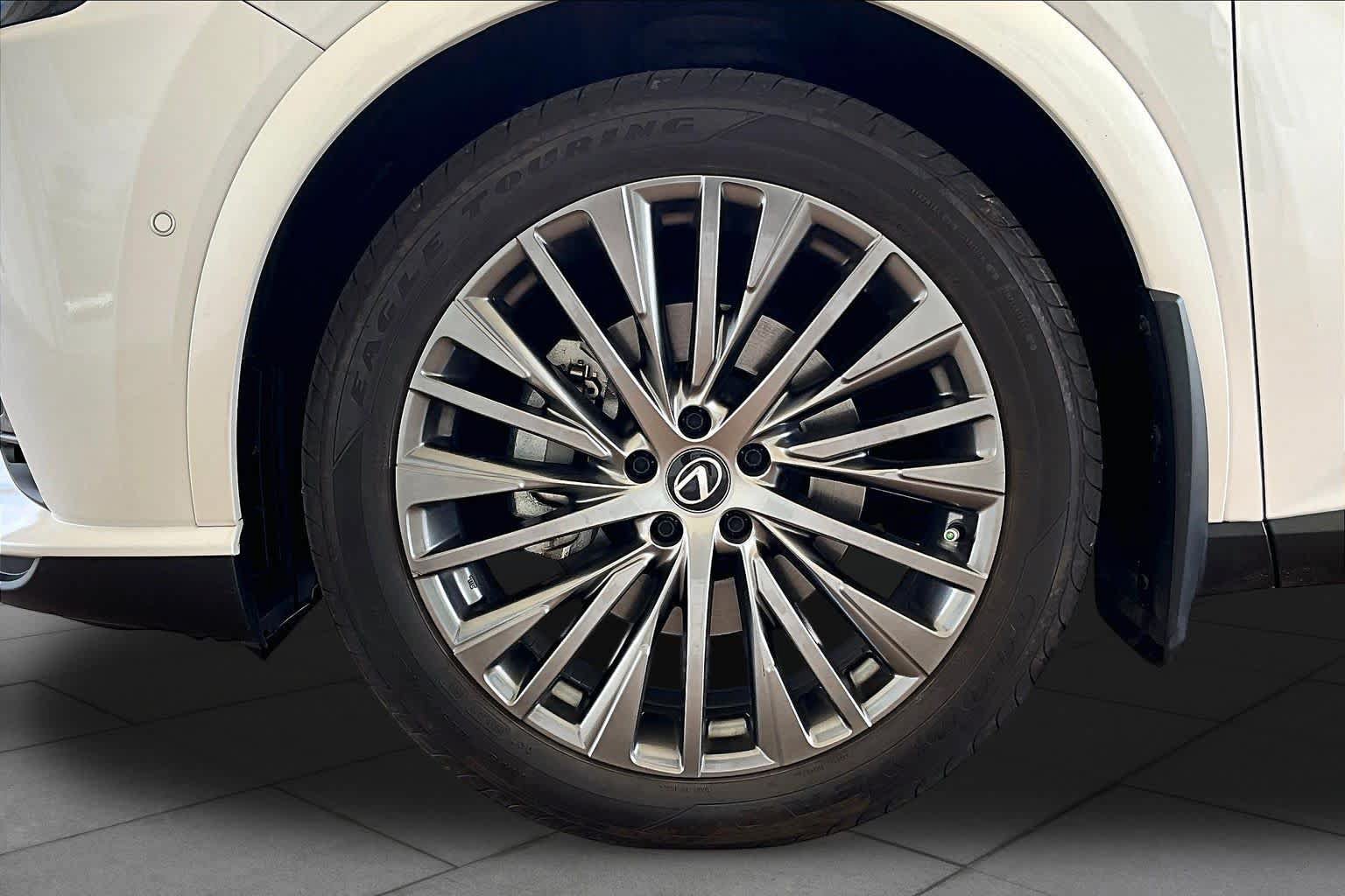 Used 2024 Lexus RX 350 FWD w/ Convenience Package image 9