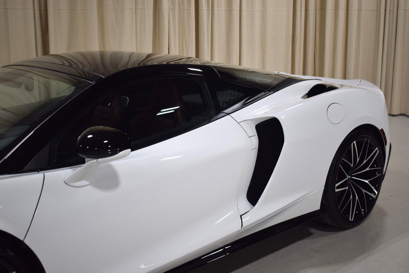 New 2026 McLaren GTS RWD image 2