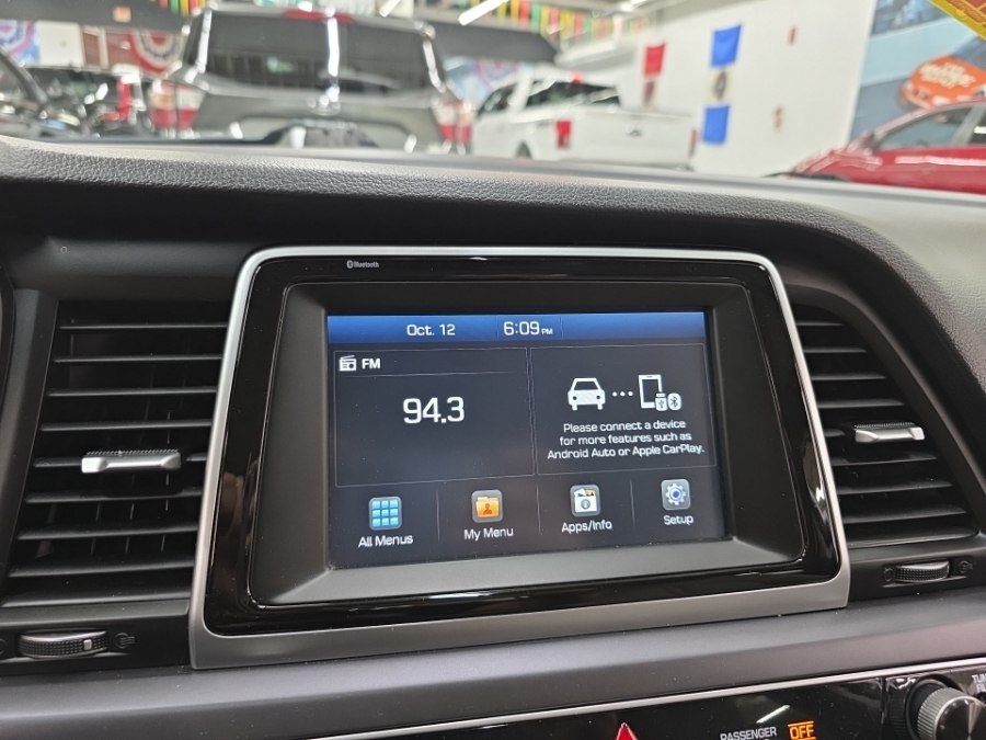 Used 2019 Hyundai Sonata SE w/ Cargo Package FWD image 16