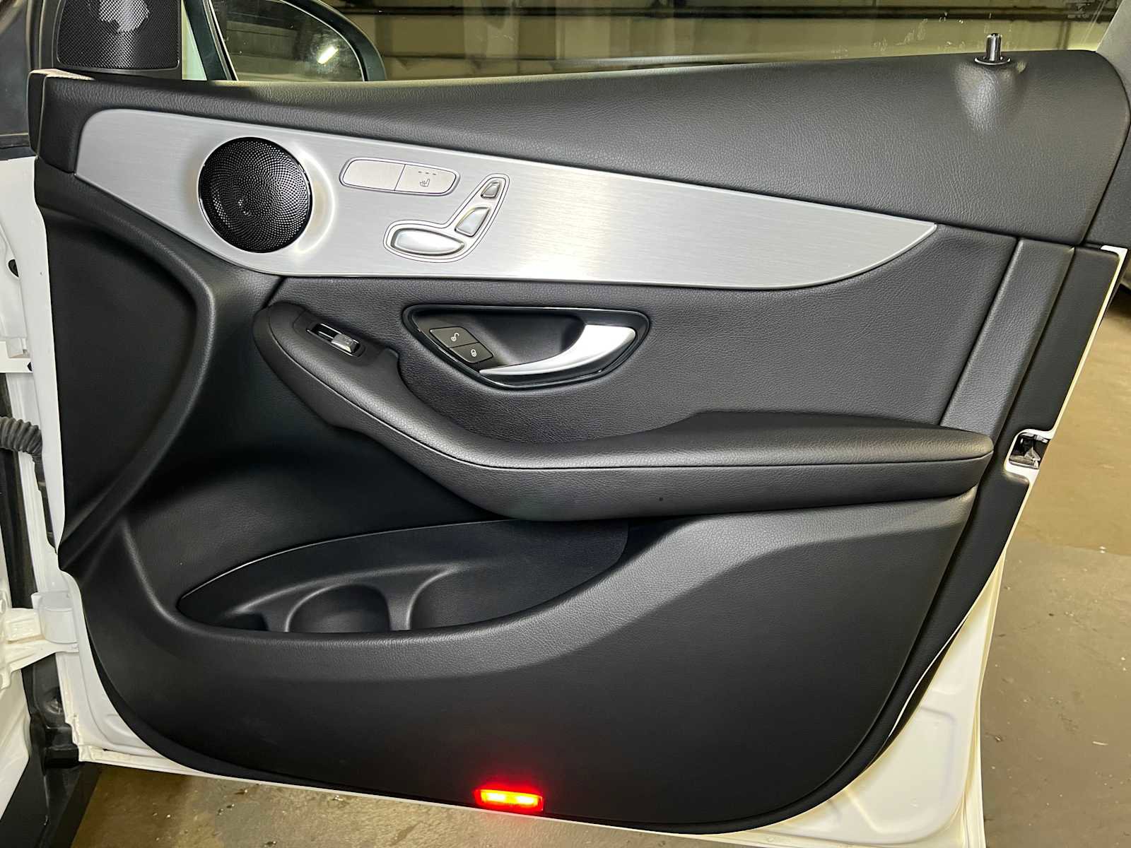 Used 2022 Mercedes-Benz GLC 300 4MATIC image 10