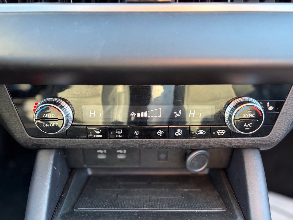 Used 2025 Mitsubishi Outlander SE AWD/4WD image 32