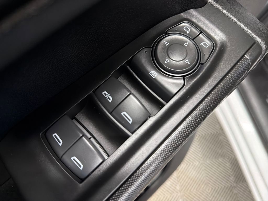 Used 2025 Chevrolet Silverado 1500 Custom image 17