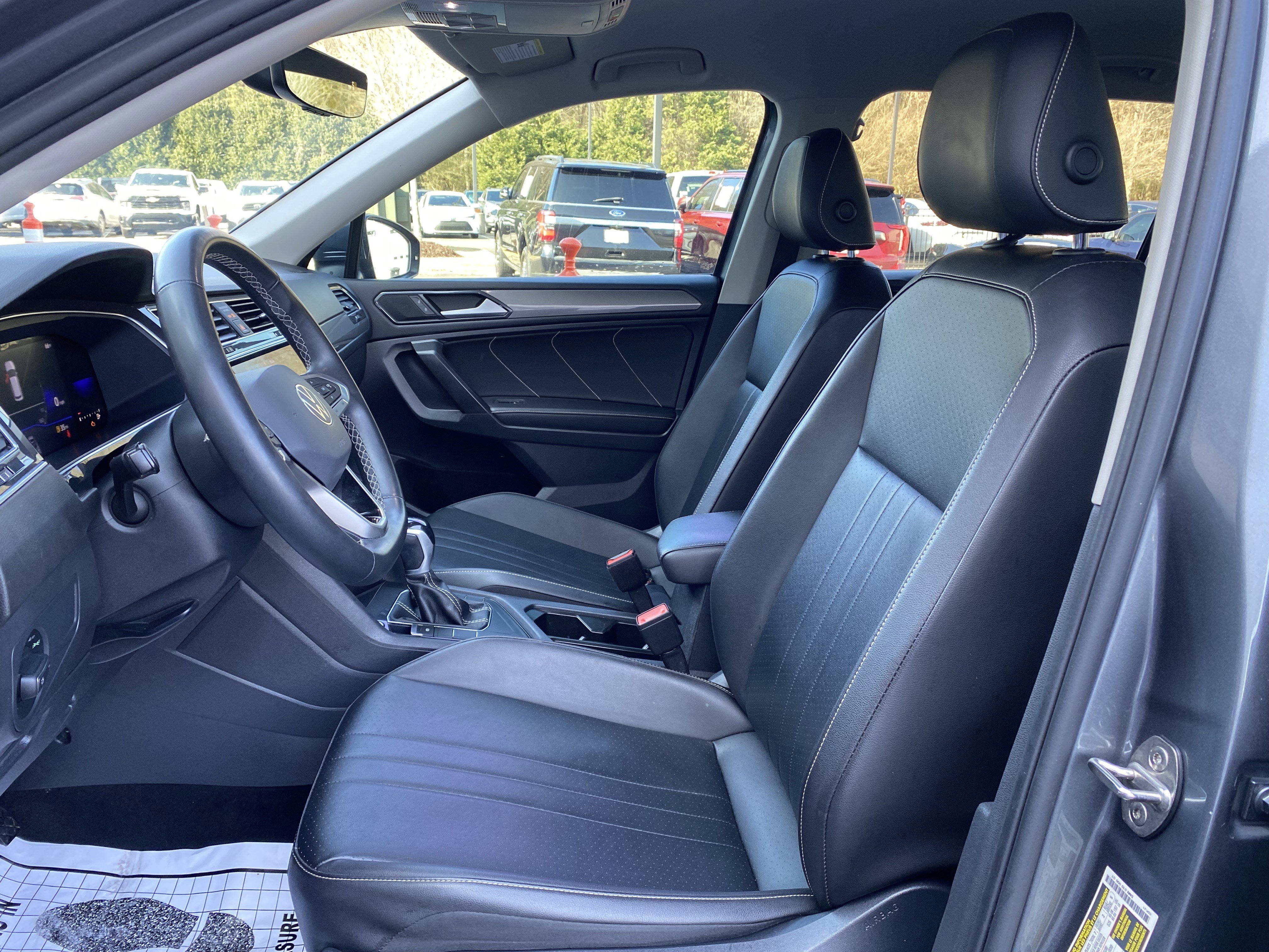 Used 2022 Volkswagen Tiguan SE FWD image 16