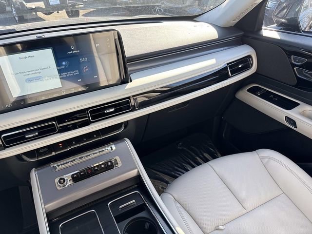 New 2026 Lincoln Aviator 2WD w/ Jet Appearance Package image 16