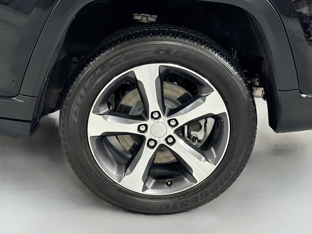 Used 2023 Jeep Grand Cherokee 4WD 4xe w/ Luxury Tech Group II image 11