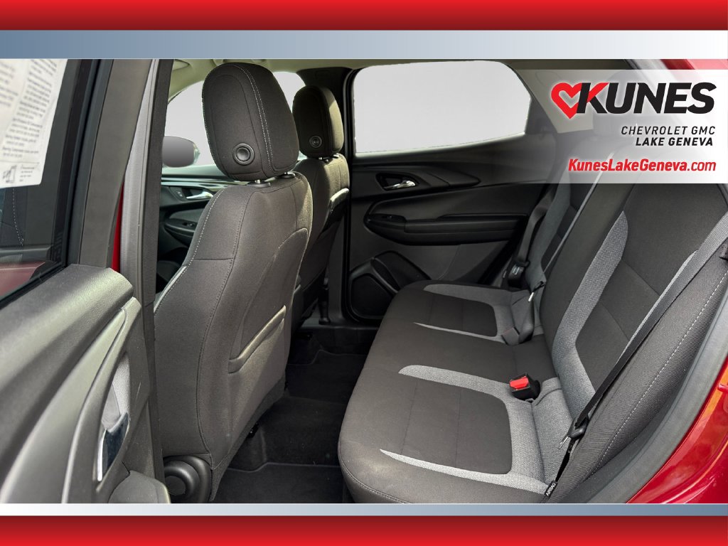 Used 2025 Chevrolet TrailBlazer LT AWD/4WD image 32