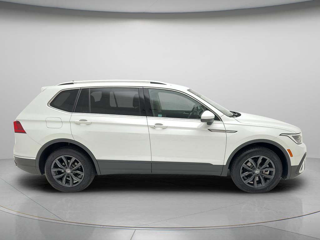 Used 2024 Volkswagen Tiguan SE FWD image 3