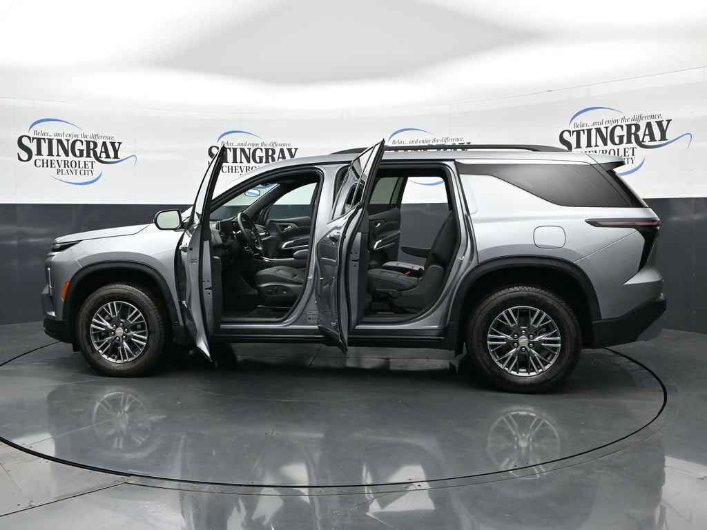 Used 2026 Chevrolet Traverse LT FWD image 37
