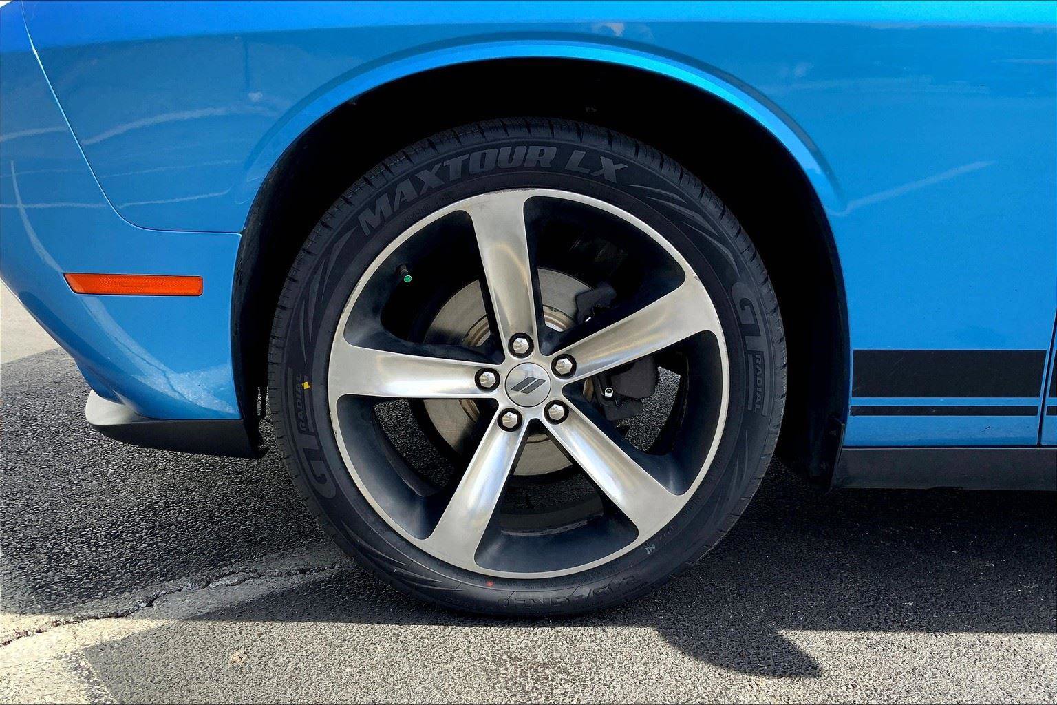 Used 2019 Dodge Challenger SXT image 6