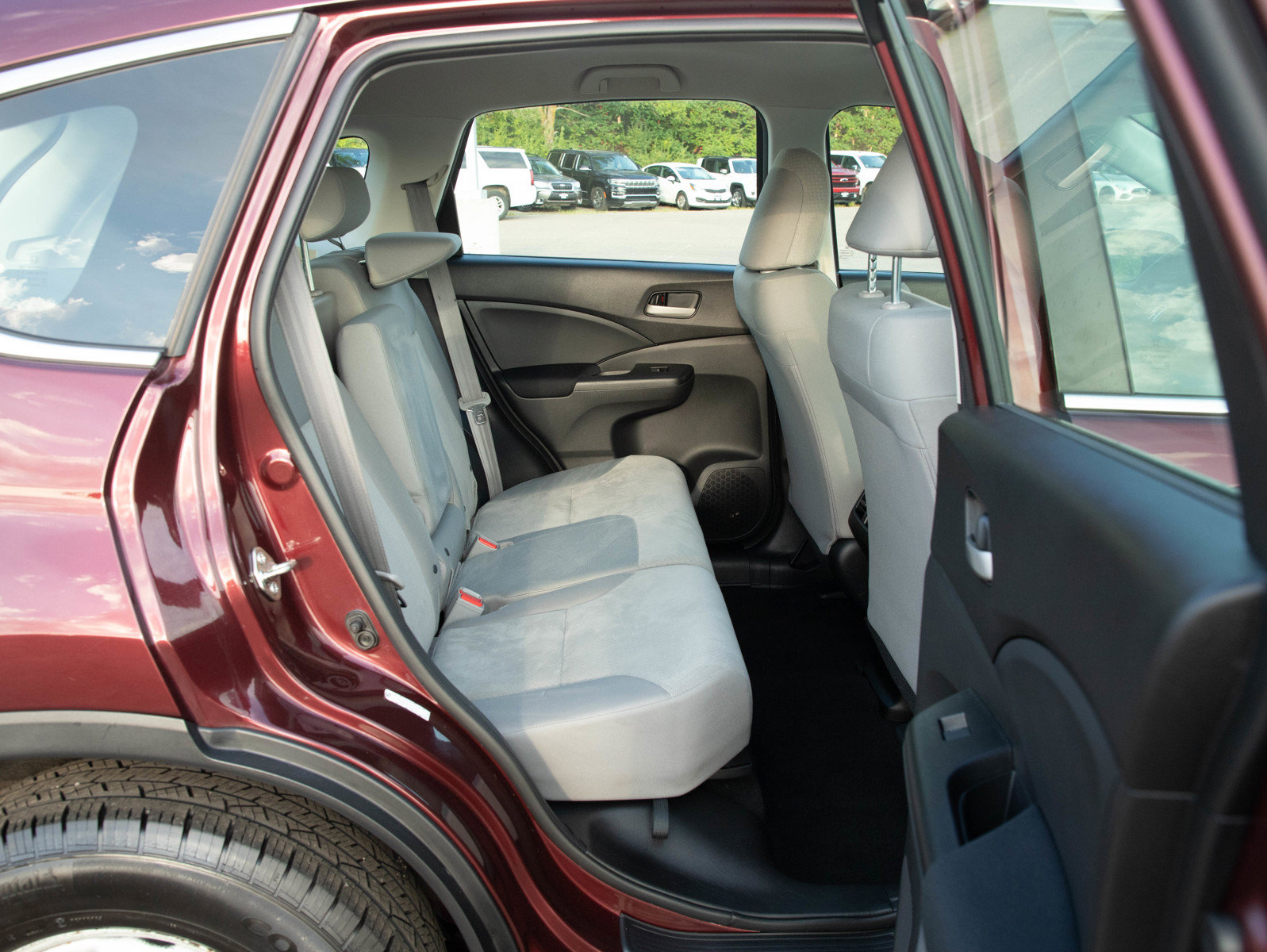 Used 2015 Honda CR-V LX image 12