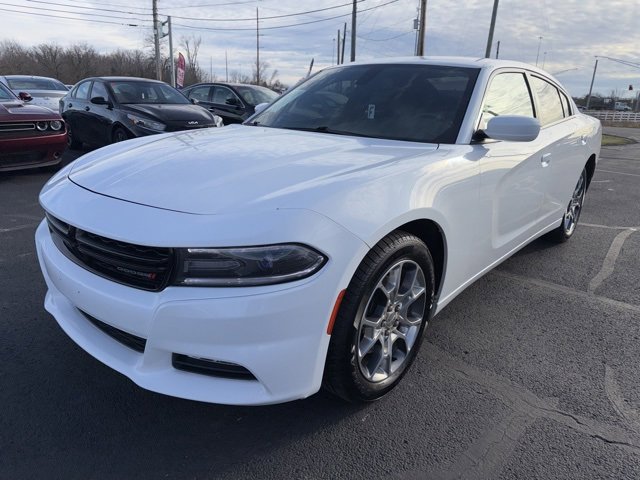 Used 2017 Dodge Charger SXT image 3