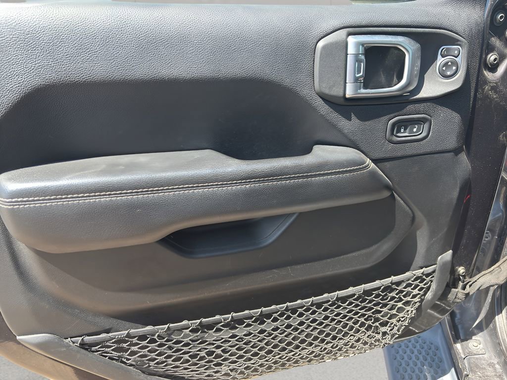 Used 2020 Jeep Wrangler Unlimited Sahara AWD/4WD image 13