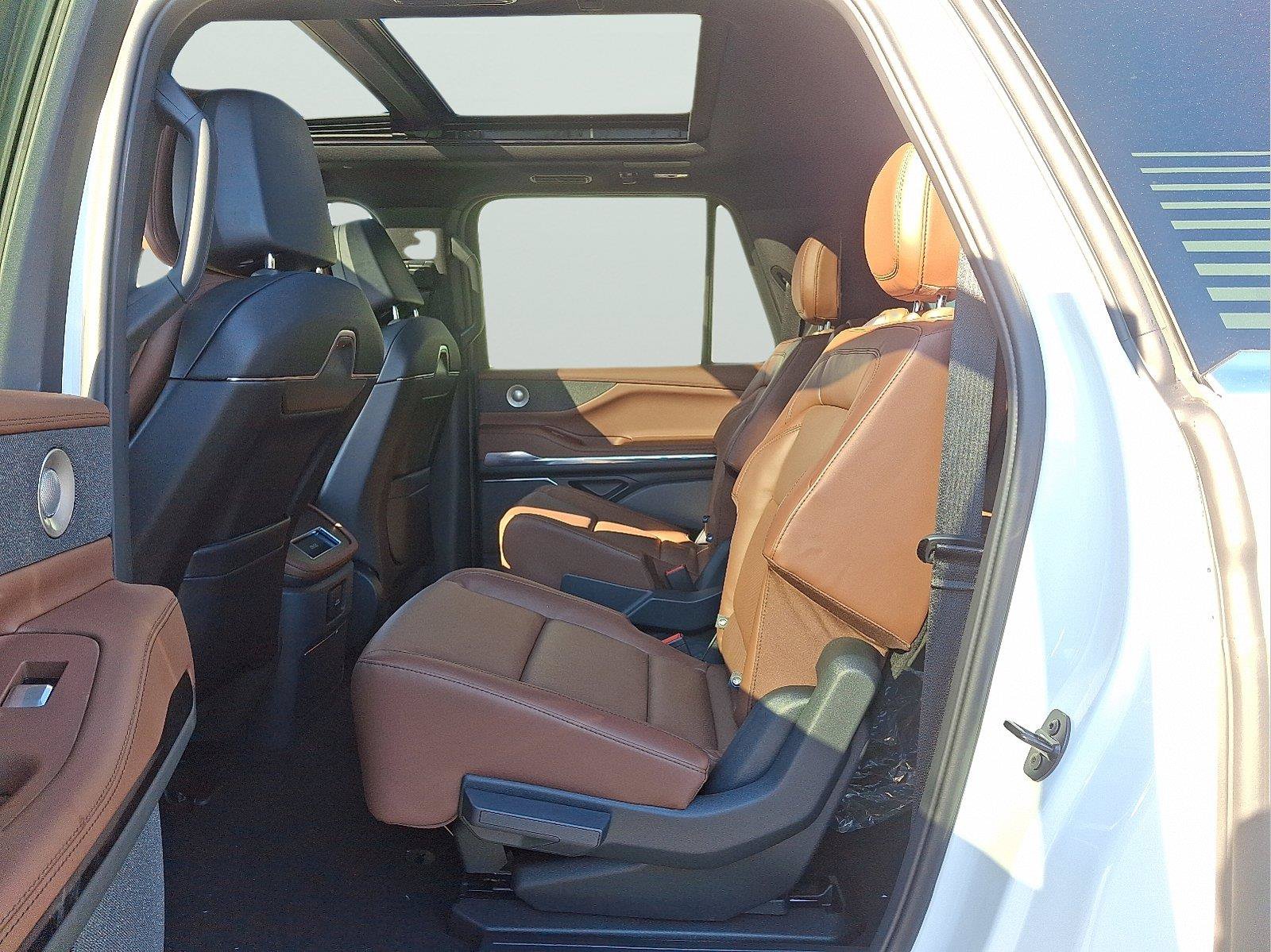 New 2026 Lincoln Navigator L Reserve AWD/4WD image 16