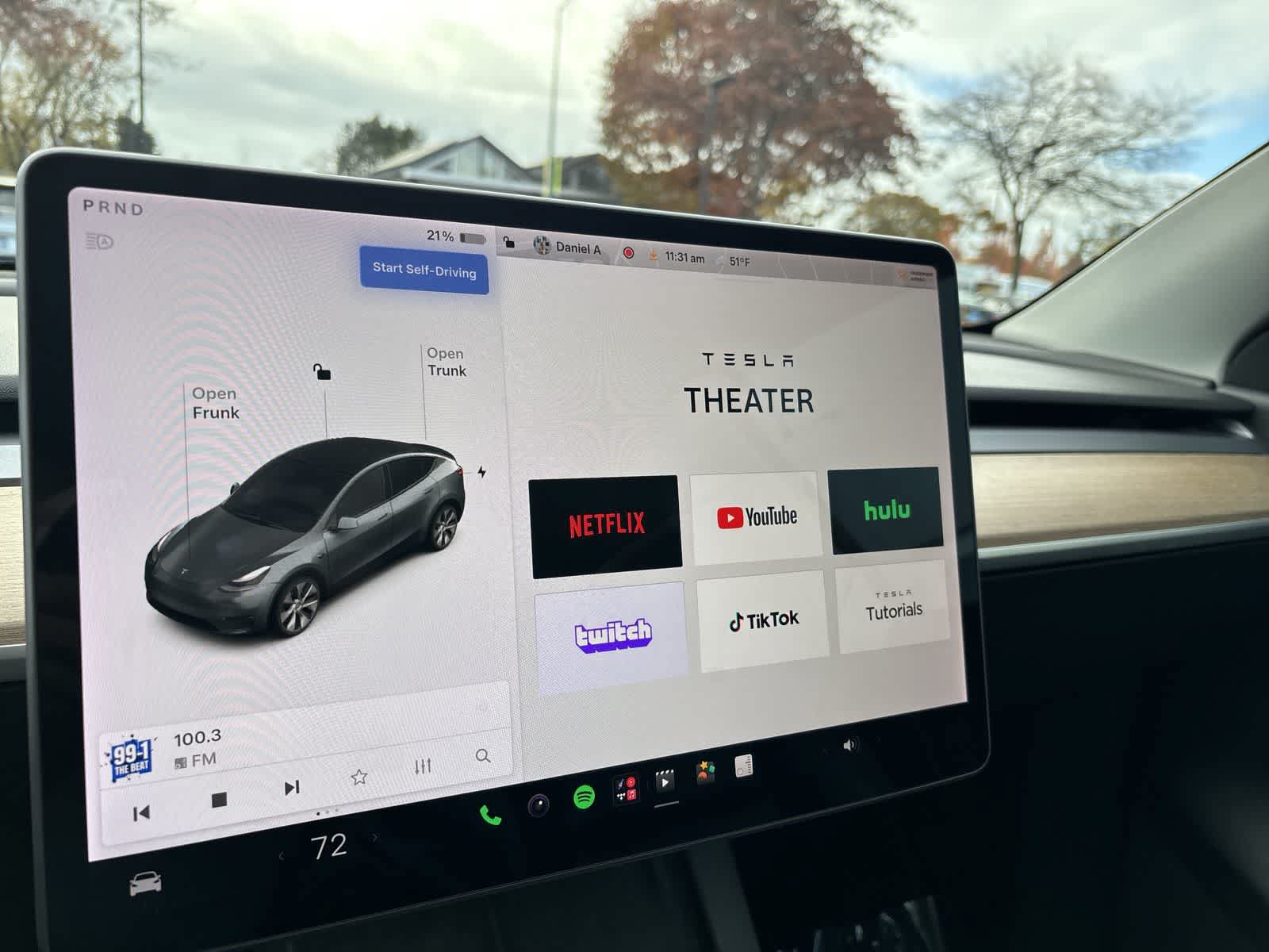 Used 2022 Tesla Model Y Long Range AWD/4WD image 23
