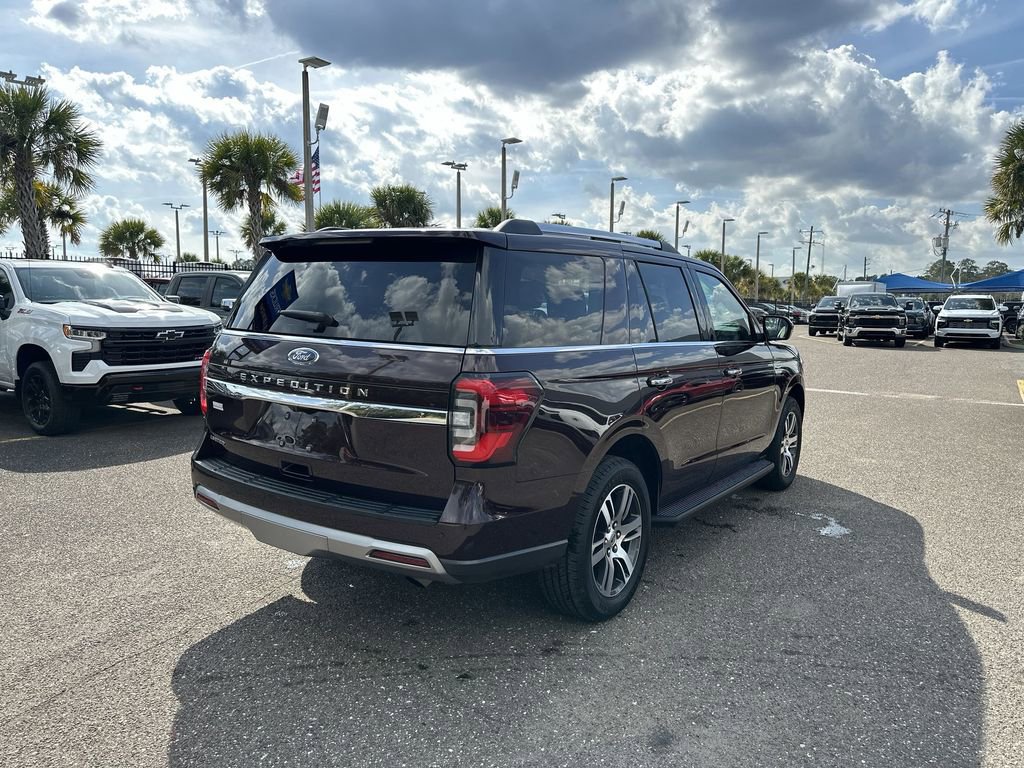 Used 2024 Ford Expedition Limited image 16