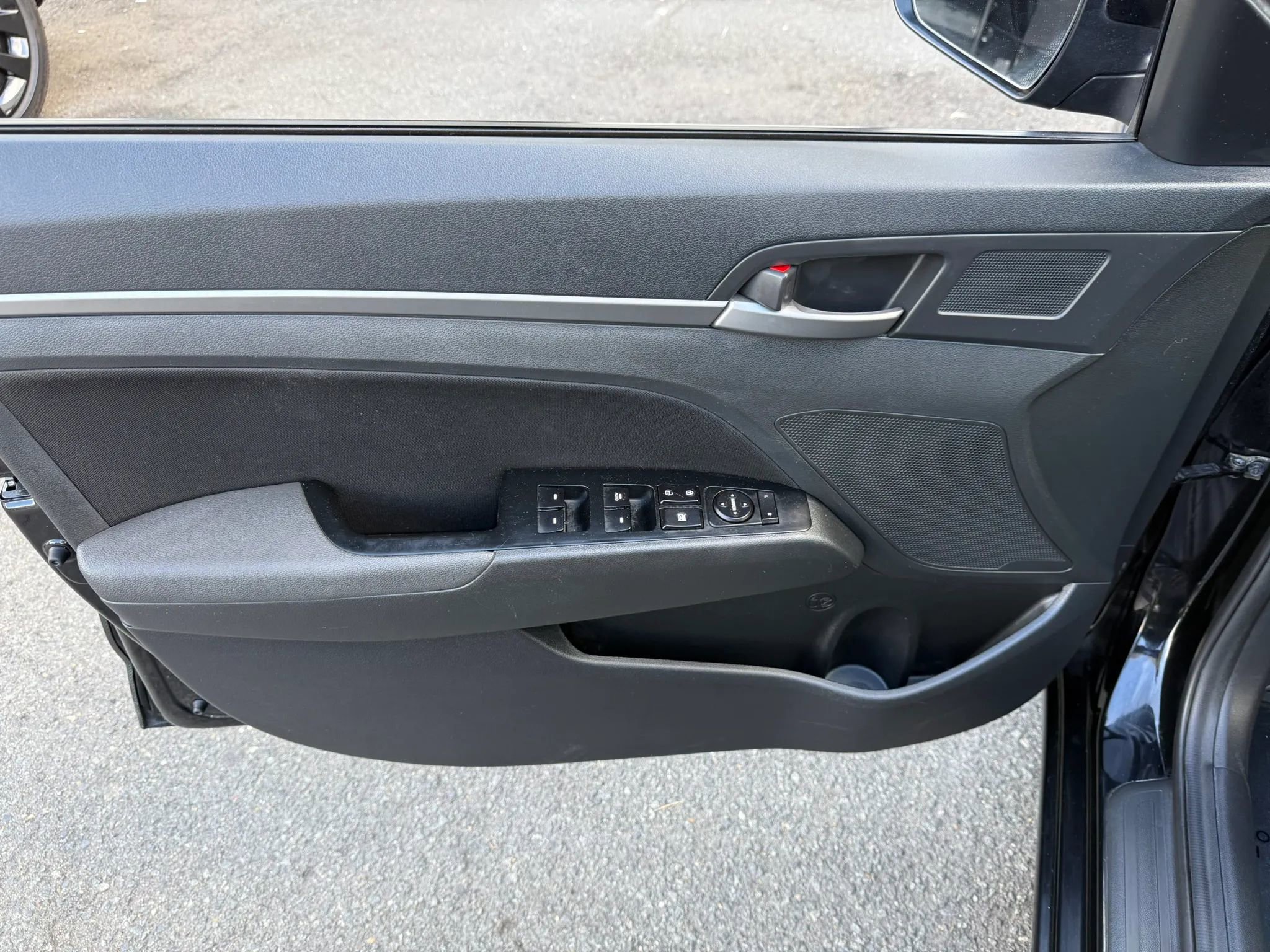 Used 2018 Hyundai Elantra Value Edition FWD image 15