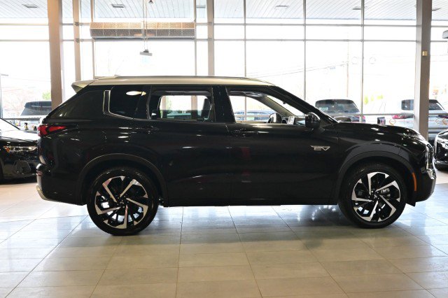 Used 2024 Mitsubishi Outlander SEL Black Edition image 4