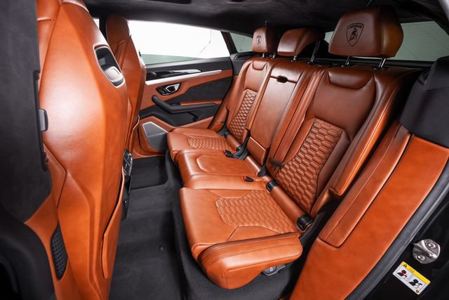 Used 2022 Lamborghini Urus AWD/4WD image 24