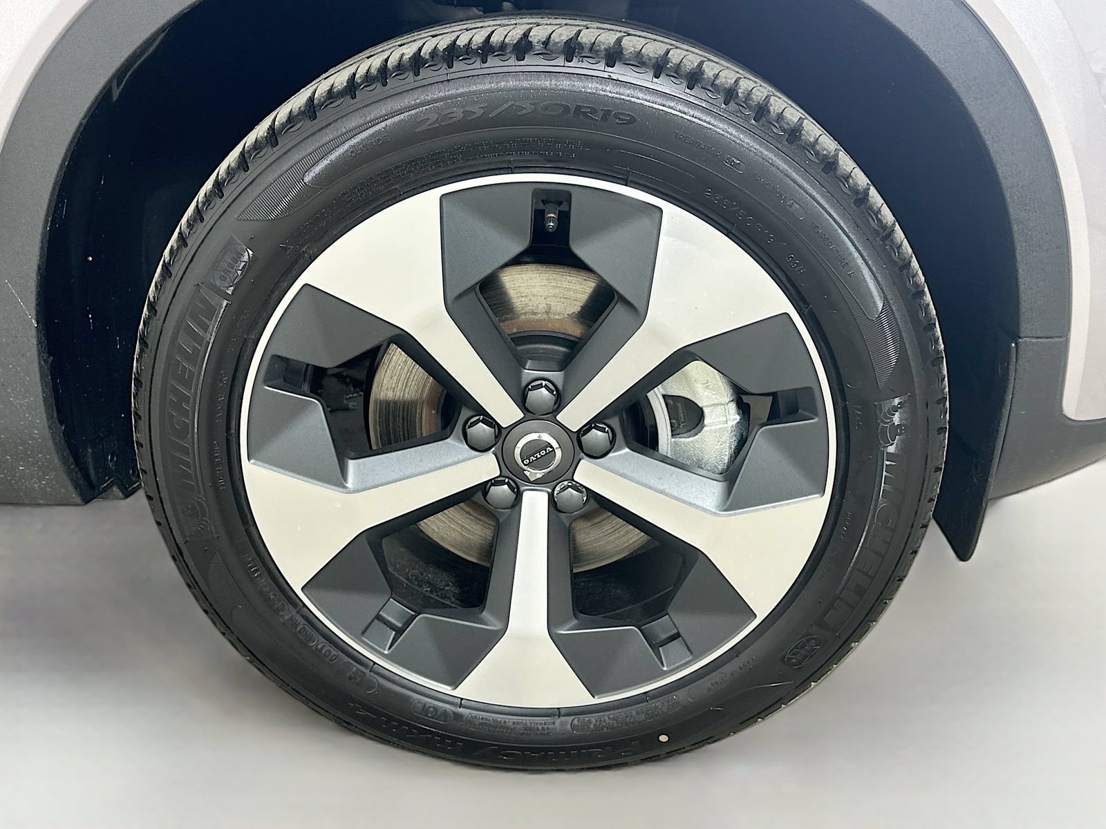 New 2026 Volvo XC40 B5 Core w/ Protection Package Premier AWD/4WD image 10